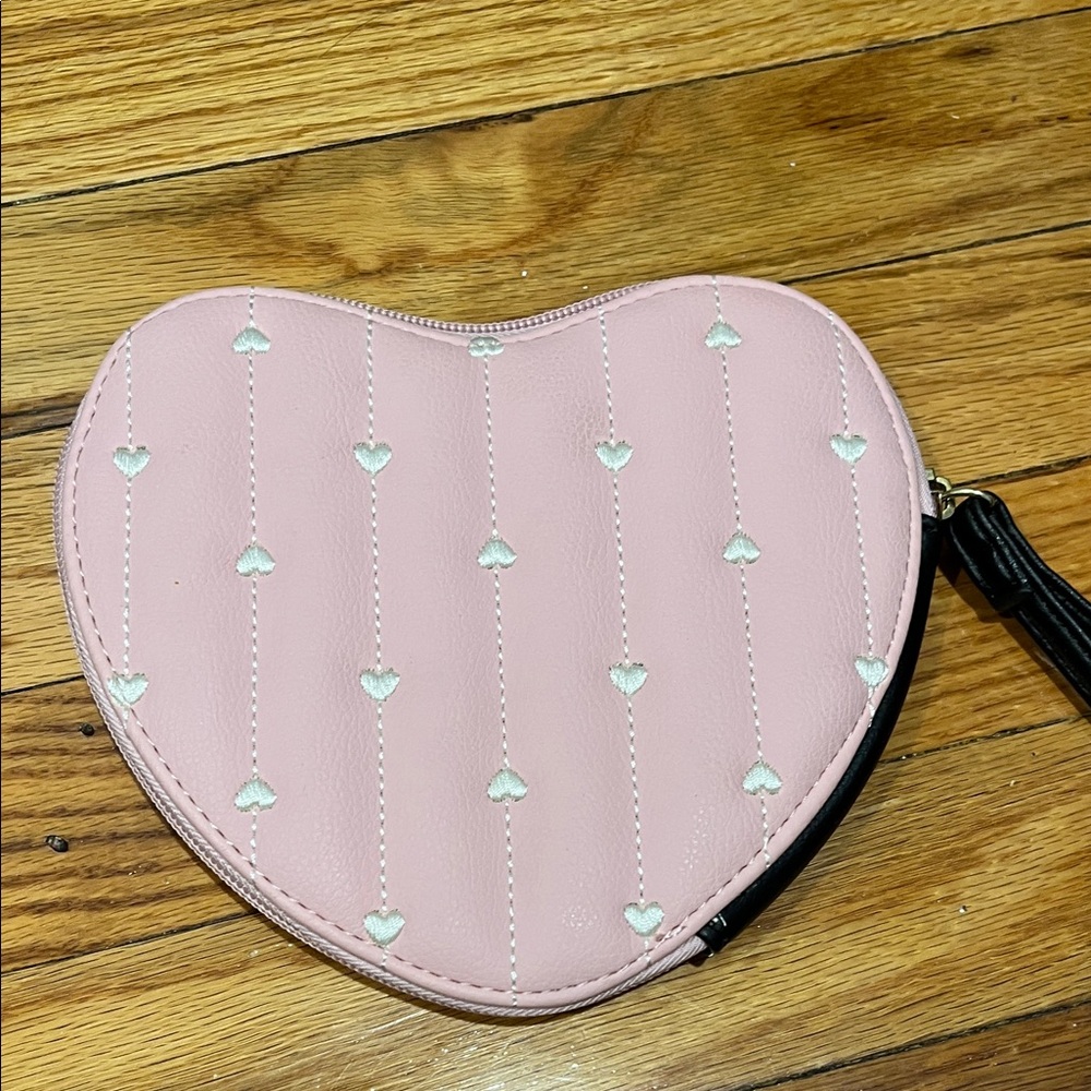 Betsey Johnson Pink Heart Wristlet Clutch with Black Strap - Picture 3 of 6